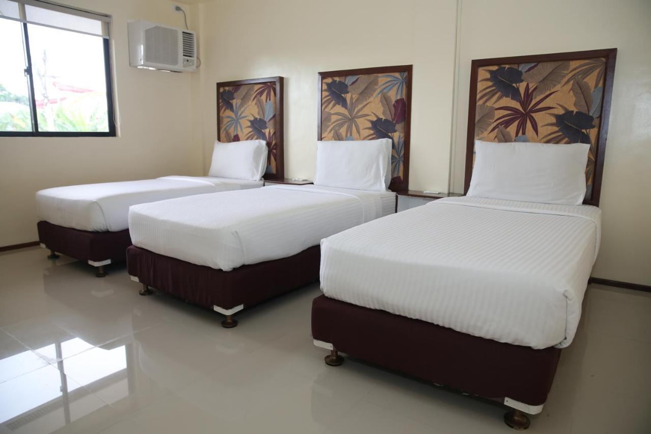 Eon Centennial Resort Hotel & Waterpark อีโลอีโลซิตี้ ภายนอก รูปภาพ
