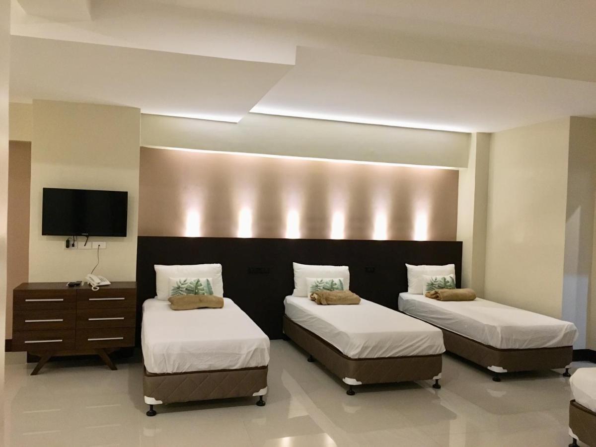 Eon Centennial Resort Hotel & Waterpark อีโลอีโลซิตี้ ห้อง รูปภาพ