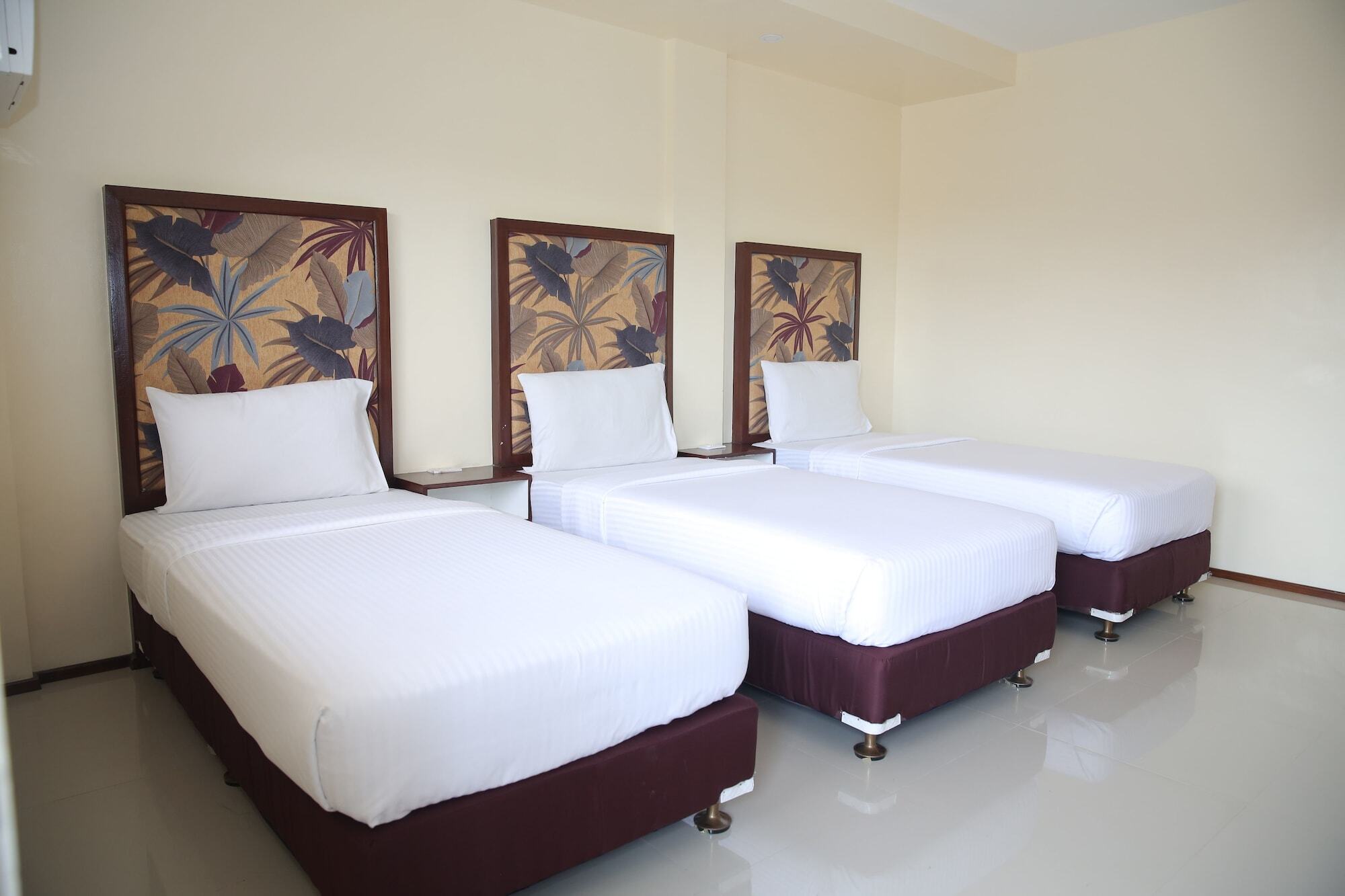 Eon Centennial Resort Hotel & Waterpark อีโลอีโลซิตี้ ภายนอก รูปภาพ